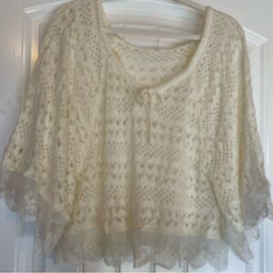 NEW Unbranded Elegant Cream Lace Bat Wing Poncho Sweater One Size